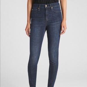 GAP Super High Rise Jeans in 360 Stretch